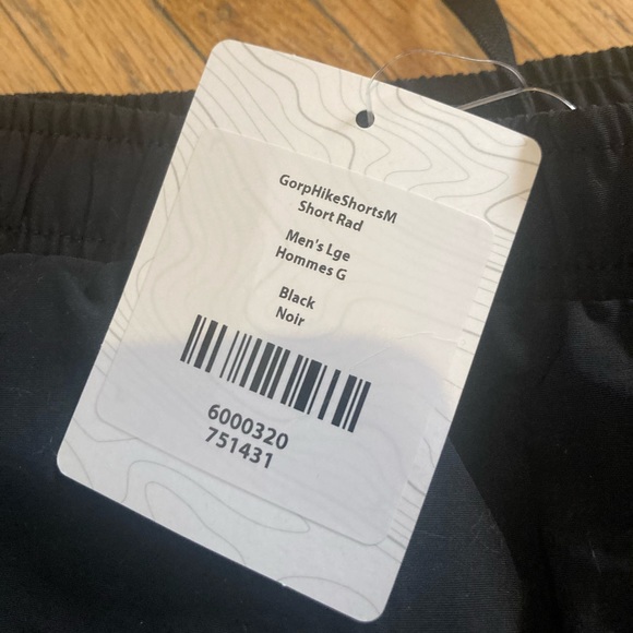 Brand new MEC hiking shorts - Picture 2 of 4